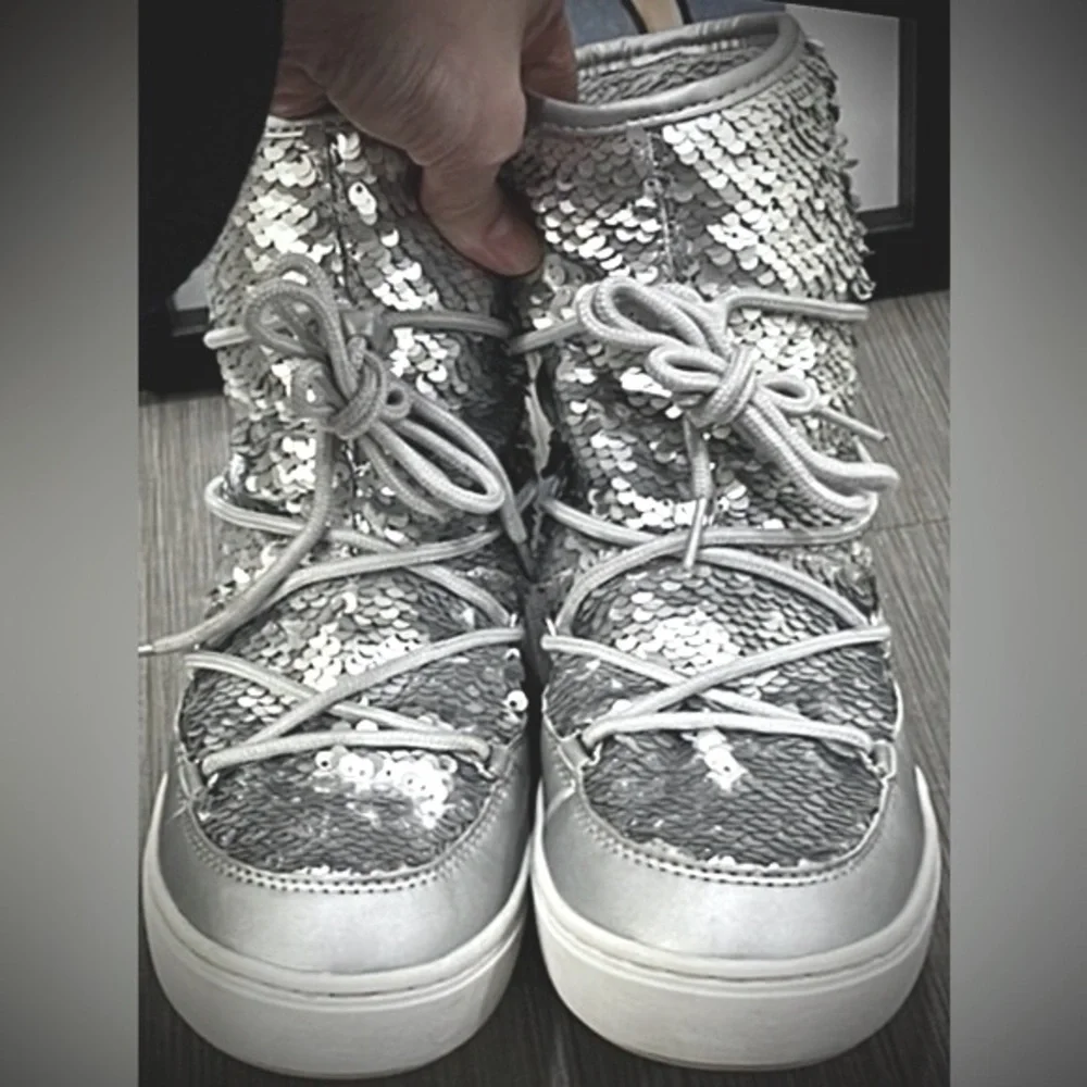 Moon Boot Mid Pulse Disco Short Platform Lace Up Silver Sequin Bling in Size 6